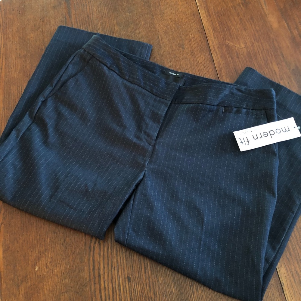 Attention Capris Modern Fit NWT Navy Pinstripe
